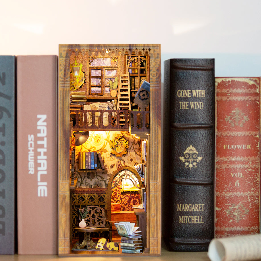 Book nook:Eternal Bookstore