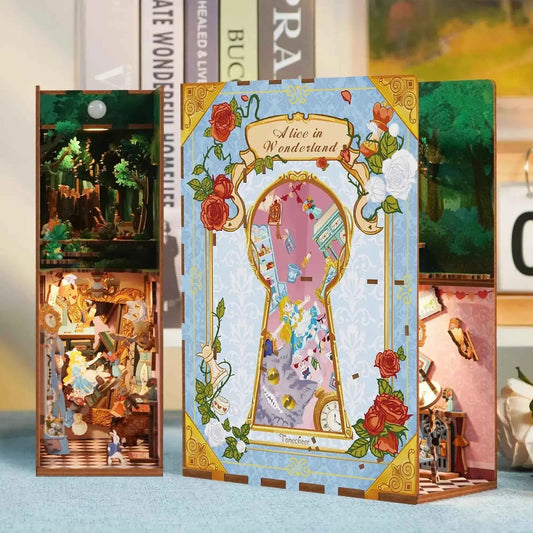 Book Nook: Alice in Wonderland